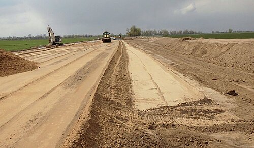 Bauen für den Hochwasserschutz – Deichbau durch Eurovia NL Leipzig Bauen für den Hochwasserschutz – Deichbau durch Eurovia NL Leipzig